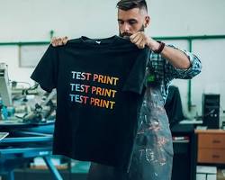 تصویر Printing process on a work tshirt