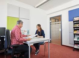 Unser haus bietet neben der universitätsnahen wohnmöglichkeit und hervorragenden nahverkehrsanbindung sehr viele angebote, die sich unsere kommilitonen gar nicht erst erträumen könnten. Max Kade Haus Studierendenwerk Stuttgart