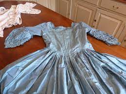 Williamsburg Milliner S Shop Colonial Williamsburg Milliner S Shop Fashion 18th Century Fashion Pretty Costume