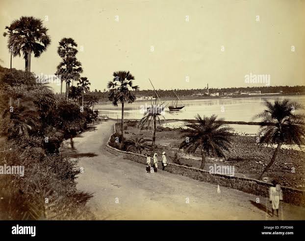 N/A. English: Photograph of Back Bay in Bombay from the 'Lee-Warner Collection: 'Bombay Presidency. William Lee Warner C.S.' taken by an unknown photographer in the 1870s. Originally Bombay was composed of seven