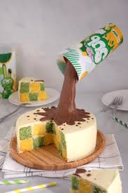 Gravity Cake Gateau Damier Citron Pistache Recette Gateau Damier Gateau Anti Gravite Gateaux Et Desserts