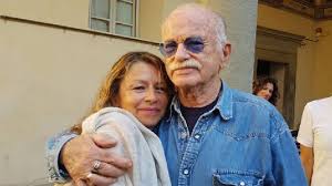 Il marito e gli ex. Perche Amanda Sandrelli Figlia Di Gino Paoli Non Si Chiama Paoli