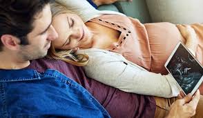 Gleichzeitig öffnet sich der muttermund ein wenig und erleichtert damit den spermien den weg in die gebärmutter. Geburtsanzeichen Es Geht Los Oder Doch Nicht Elternundbaby Com