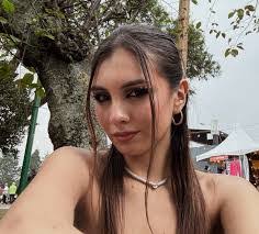 Sofia Flor's Instagram, Twitter & Facebook