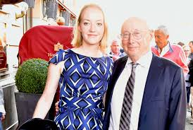 ˈɡɛɐ̯haɐ̯t fʁɪts kʊɐ̯t ˈʃʁøːdɐ (listen); Gerhardt Schroder Soyeon Kim Feiern Hochzeit Mit Klaus Meine Kinderschutzengel Gala