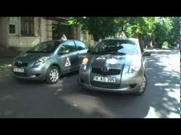 Trei solutii pentru parcarea laterala. Scoala Auto Parcarea Laterala Cu Spatele Youtube