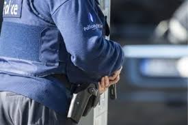 7,595 likes · 199 talking about this · 614 were here. Vechtpartij Op Strand Van Sint Anneke In Antwerpen Politie Antwerpen Het Nieuwsblad Mobile