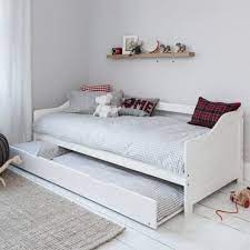 16 Truly Amazing Pull Out Bed Designs For Small Spaces Bed Design Bed With Underbed Daybed With Trundle