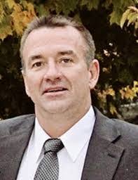 Robin Huff's Instagram, Twitter & Facebook