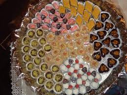 May 06, 2021 · gateaux algériens 2019: Gourmandise Assuree Avec Ces Belles Recettes De Gateaux Algeriens Au Miel Et Aux Amandes Page 5