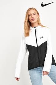 Mäntel damen online kaufen bei mirapodo kauf auf rechnung schnelle lieferung kostenloser rückversand payback punkte sammeln. Mantel Und Jacken Fur Damen Von Nike Sportliche Mantel Und Jacken Von Nike Next De