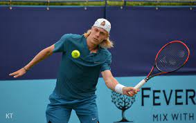 According to imdb, wikipedia & some online newspaper, denis shapovalov height 7 feet 6 inches. Denis Shapovalov The Canadian Encyclopedia