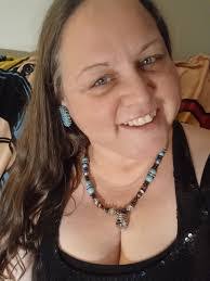 Loretta Windsor's Instagram, Twitter & Facebook