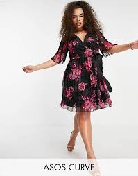 I brand eleganti per le donne curvy. Taglie Forti Cerimonia Taglie Comode Cerimonia Eleganti Asos