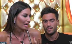 Gf vip, la gregoraci e pretelli flirtano. Grande Fratello Vip Elisabetta Gregoraci Smentisce La Frase Sul Sesso E Litiga Con Pierpaolo Petrelli Il Tempo
