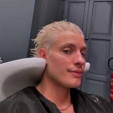 Amanda Brafford's Instagram, Twitter & Facebook