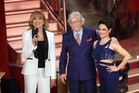 Quali sono i particolari della sua vita privata? Milly Carlucci Pictures Photos Images Zimbio