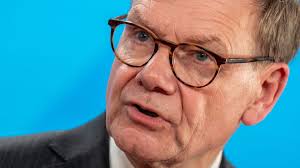 A beautiful greeting invites you in to discover pure pleasure