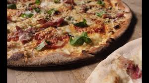 Le montage consiste à assembler des pièces. Four A Pizza Pain Four A Bois En Terre Cuite Fabrique En France Le Panyol