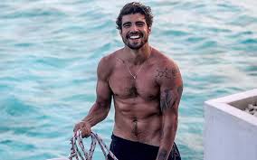 See more of caio castro on facebook. Caio Castro Sensualiza Em Banheira De Hotel E Grazi Massafera Faz Comentario Quente Noticias Da Tv