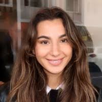 Lindsay Morrison's Instagram, Twitter & Facebook