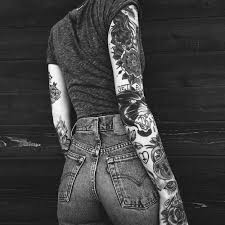 Imagen De Tattoo Girl And Black And White Tatuagem De Manga Meninas Tatuadas Meninas Com Tatuagem