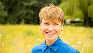 Kerry Paul's Instagram, Twitter & Facebook