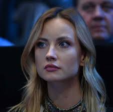 ジョコビッチ選手の妻・エレナさんとの出会い・馴れ初め ジョコビッチ選手と妻であるエレナさんとの 出会い は何と高校でだそうです。 これだけ活躍されている方同士なので、仕事のキャリア中での出会いかと思ったのですが違うんですね。 ç‹¬æ–­ã¨åè¦‹ã§é¸ã¶ ç¾Žã—ã„ãƒ†ãƒ‹ã‚¹é¸æ‰‹ã®å¦»ãŠã‚ˆã³å½¼å¥³ ãŸã¡ Kiki S Random Thoughts