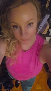 WEEK 10 DAY 3 🏃 🫶 Keep sharing your progress. Strangers can often be more  supportive than people you know.