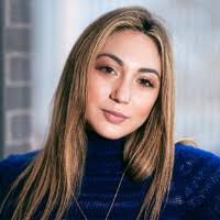 Jessica Kravitz's Instagram, Twitter & Facebook