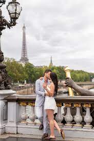 Best Couple Photoshoot Location Near Eiffel Tower Kiss Me In Paris Couples Photoshoot Wedding Inspiration Fall Photoshoot Street
