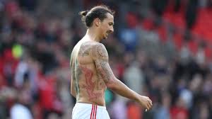 Centrales y laterales son altamente cotizados en el mercado de fichajes de los últimos años. Zlatan Ibrahimovic 4 Doppelpack Im 6 Spiel Ibra Zaubert Milan Auf Meisterkurs Fussball Bild De