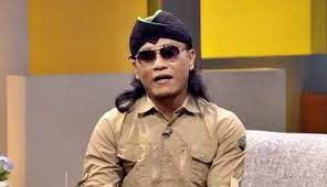 Akun instagram @mokooku berkomentar bernada ujaran kebencian di unggahan akun milik gus miftah, @gusmiftah. Setelah Ceramah Di Gereja Kini Gus Miftah Ajak Warganet Gabung Aplikasi Live Streaming Milik China