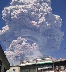 بالصور دخان بركان سينابونغ في إندونيسيا وصل ارتفاعه إلى 7 كيلومتر قناة الرافدين الفضائية Volcano Scenery Nature Photography