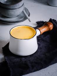 Golden Milk Mit Kardamom Ein Schnelles Rezept Ohne Kurkuma Paste Goldene Milch Rezept Kurkuma Paste Lebensmittel Essen