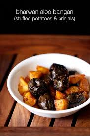 Bharwan Aloo Baingan Recipe Small Brinjals Stuffed With A Spice Mix And Sauteed With Potatoes No Onio Indian Cuisine Recipes Veg Dishes Veg Recipes Of India