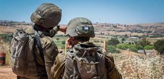 دنيا - تسجيل عدد من الإصابات بين جنود الجيش الإسرائيلي المتواجدين في لبنان  بـ"حمّى الكهوف" خلال الأيام الماضية. "حمّى الكهوف" مرض بكتيري معدٍ ينتقل  عبر القراد الذي يعيش في الكهوف والمناطق البرية،