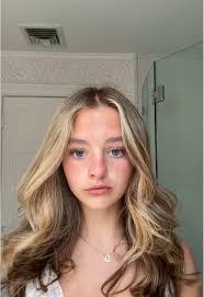 Clara Callahan's Instagram, Twitter & Facebook