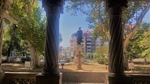 Locaşul de cult este situat în centrul oraşului iaşi, pe str. Biserica Sf Gheorghe Nou Bijuteria De La Kilometrul 0 Al Capitalei