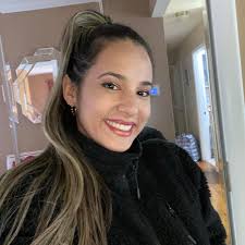 This painting is created from one of the last images ever taken of the well  known Sabi Sands leopard "Tingana" before he disappeared into the sunset.  This is my fourth and final