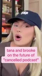 Tana Mongeau y Brooke Schofield hablan sobre "cancelled podcast"