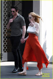 A source told female first: Richard Madden Girlfriend Ellie Bamber Hold Hands During Milan Fashion Week Photo 4151461 Ellie Bamber Richard Madden Pictures Just Jared