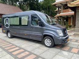 16 Seater Tempo Traveller