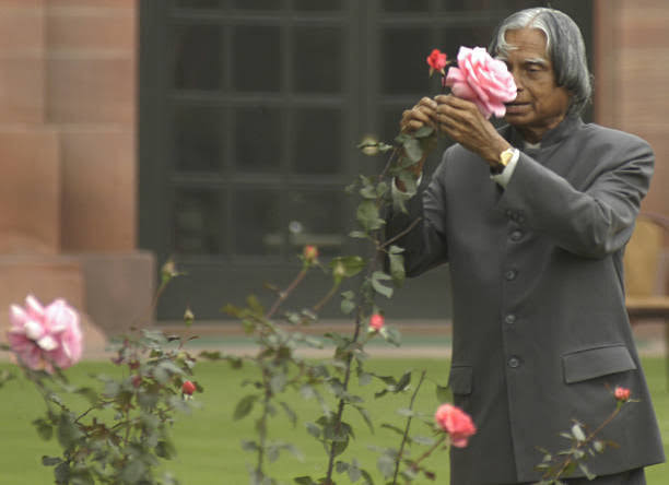 Introducing Kalam Chakra Fellowship Program for bright young professionals, leaders and change makers who wish to work towards realizing the dream of Dr. Kalam for an Economic Superpower India with