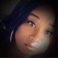 Taylor Hyler's Instagram, Twitter & Facebook