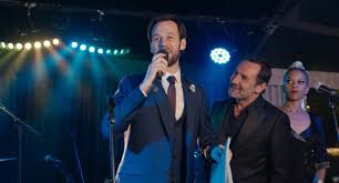 Max est traiteur depuis trente ans et à organisé des centaines de fêtes. Photo De Benjamin Lavernhe Le Sens De La Fete Photo Benjamin Lavernhe Gilles Lellouche Allocine