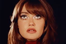 Phoebe Reilly's Instagram, Twitter & Facebook