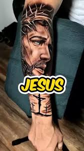 tatuajes en el hombro de jesus