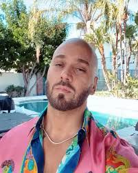 Chris Massari's Instagram, Twitter & Facebook