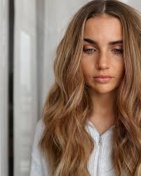 ✨ From Bare to Bombshell — Step by Step ✨ From the first weft to the final  blend, every detail matters. 📸 Watch the transformation unfold with each  stage of a brand-new